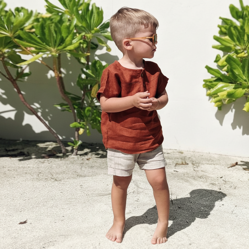 LittleClassic – Elegant & Comfortabel – Jongens Linnen Shirt met Knoopdetail