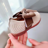 SweetBow – Lief & Praktisch – Gebreide Babyschoenen met Vlinderstrik