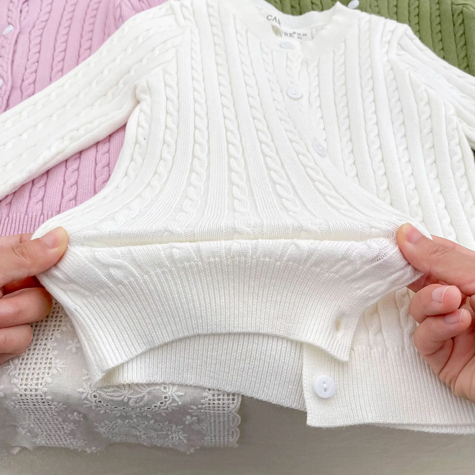 CozyBelle – Elegant & Warm – Gebreid Vestje met Knopen