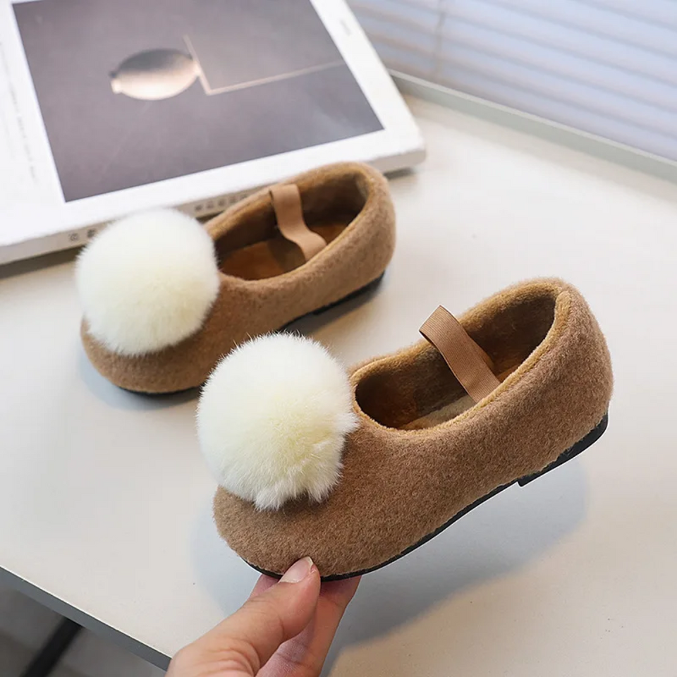 SoftSteps –  Warm & Zacht – Meisjes Schoentjes met Pluche Pompon