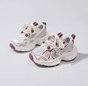Mini Fashion – Ademend & Lichtgewicht – Bordeaux Kindersneaker