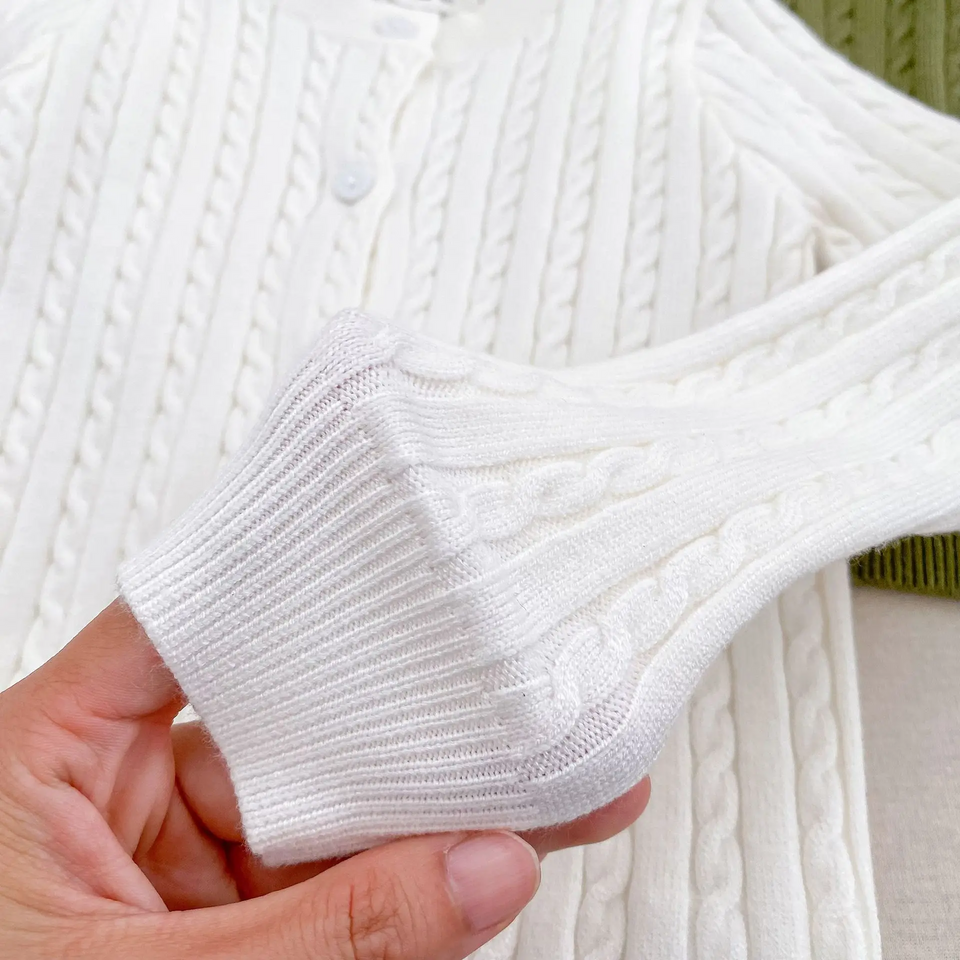CozyBelle – Elegant & Warm – Gebreid Vestje met Knopen