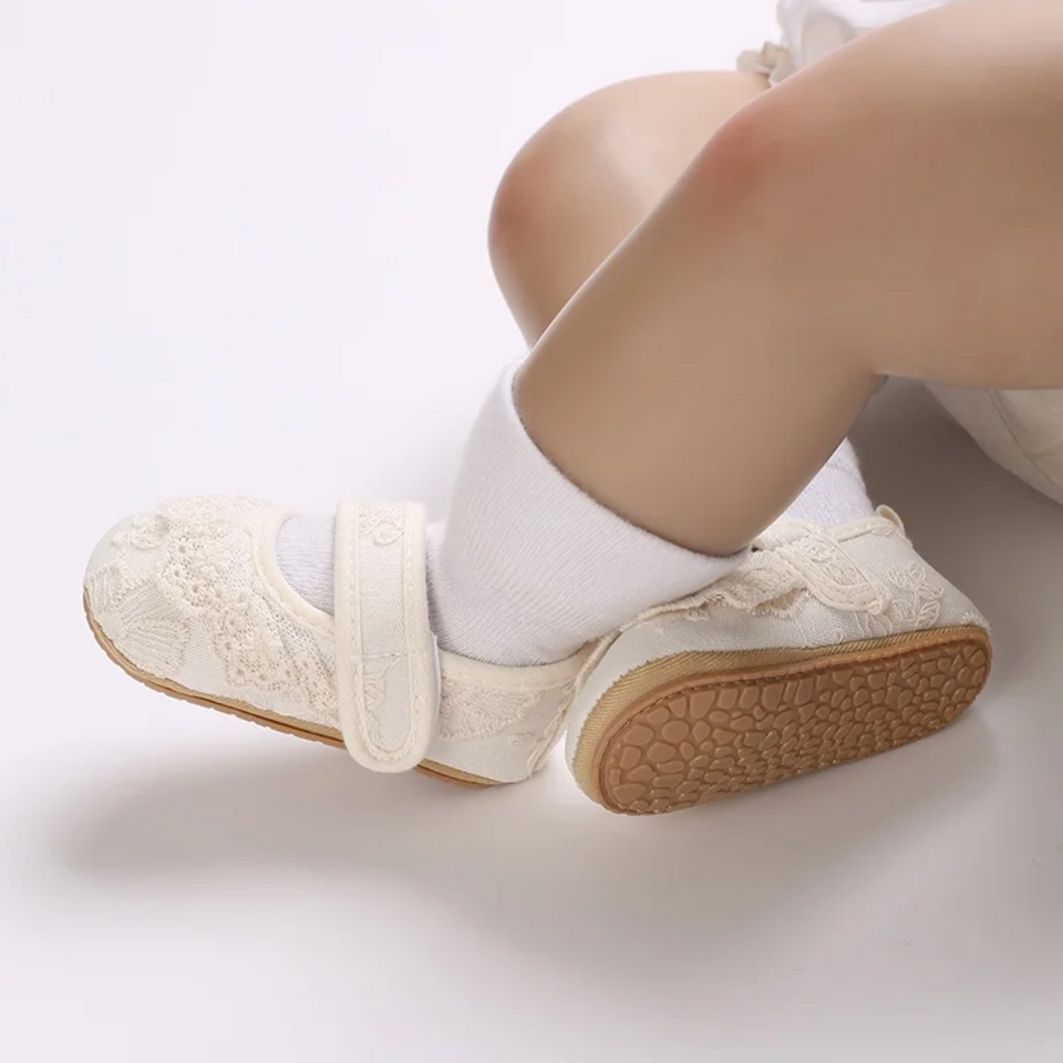 PrincessLace – Elegant & Schattig – Baby Schoentjes met Kant en Klittenbandsluiting