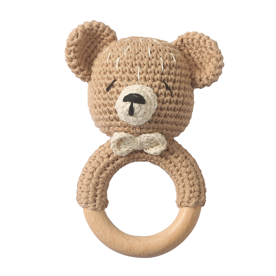 CuddleRattle – Zacht & Speels – Gehaakte Baby Rammelaar met Houten Ring
