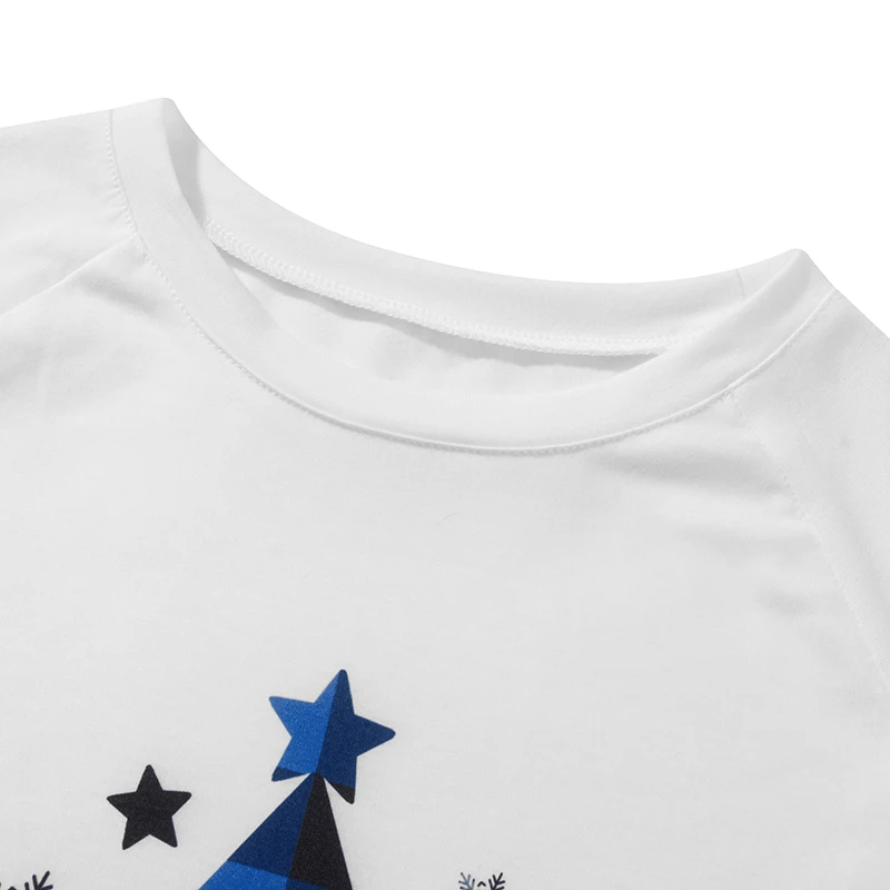 BlueChristmas – Elegant & Feestelijk – Familiepyjama met Kerstboomdesign