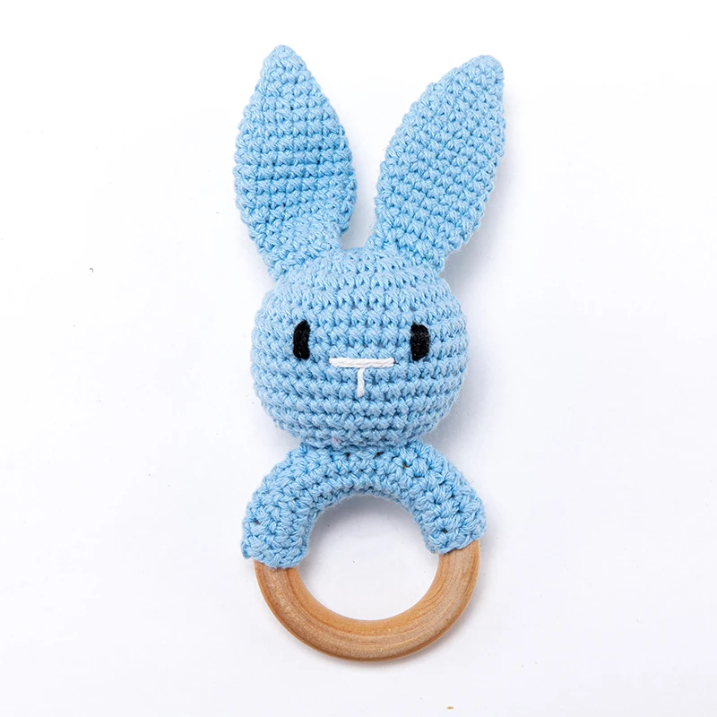 CuddleRattle – Zacht & Speels – Gehaakte Baby Rammelaar met Houten Ring