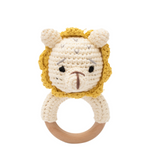 CuddleRattle – Zacht & Speels – Gehaakte Baby Rammelaar met Houten Ring