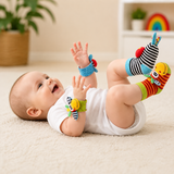 Wrist Rattle and Socks – Motoriek & Speels – Baby Rammelaars (Set van 4)