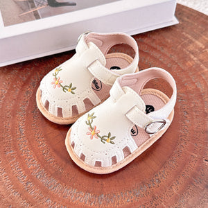 TinyPetals – Comfort & Stijl – Baby Sandalen met Bloemenborduursel