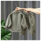 LittleExplorer – Comfortabel & Stoer – Kinderbroek & Overhemd Set