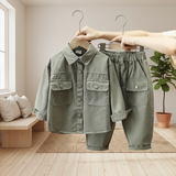 LittleExplorer – Comfortabel & Stoer – Kinderbroek & Overhemd Set