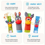 Wrist Rattle and Socks – Motoriek & Speels – Baby Rammelaars (Set van 4)