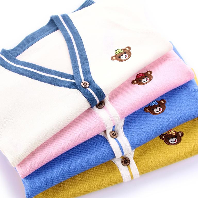 CozziWear – Warm & Trendy – Gebreid Vest met Beertjes